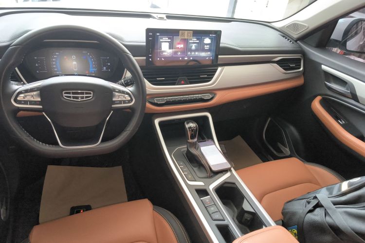 GEELY Vision X6 2020 immagine di auto #13