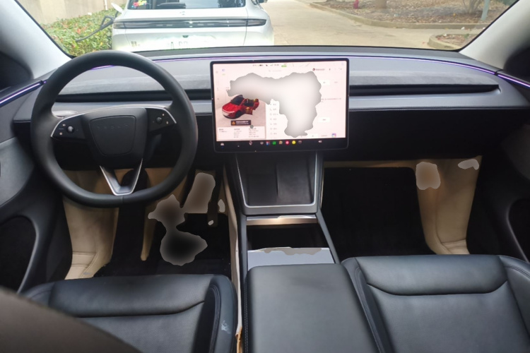 Tesla Model Y 2025 #10 Tesla Model Y 2025 car image #10
