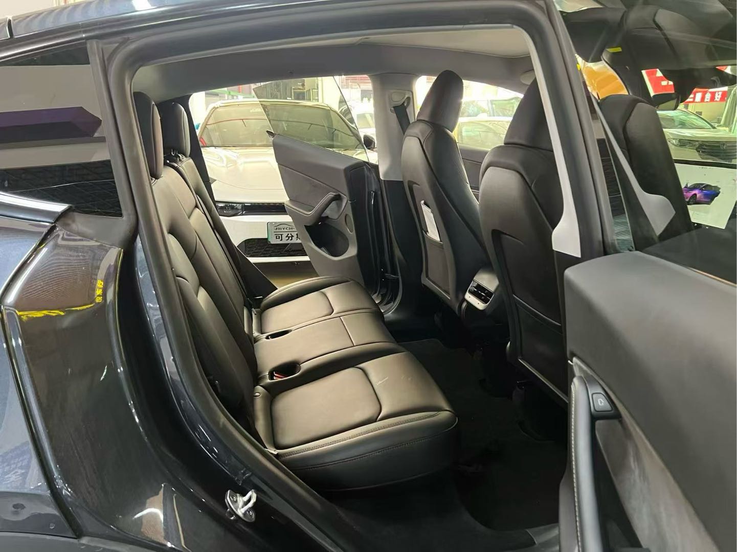 Tesla Model Y 2024 car image #9