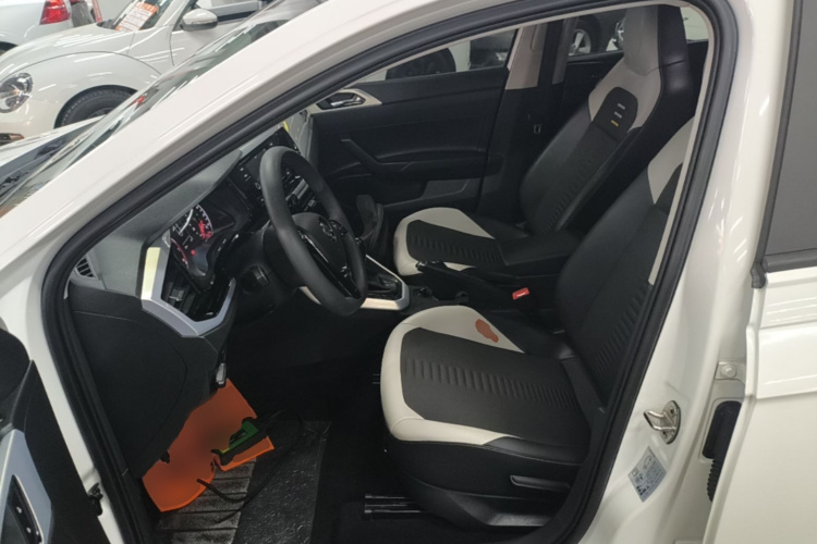 Volkswagen Polo 2019 car image #15