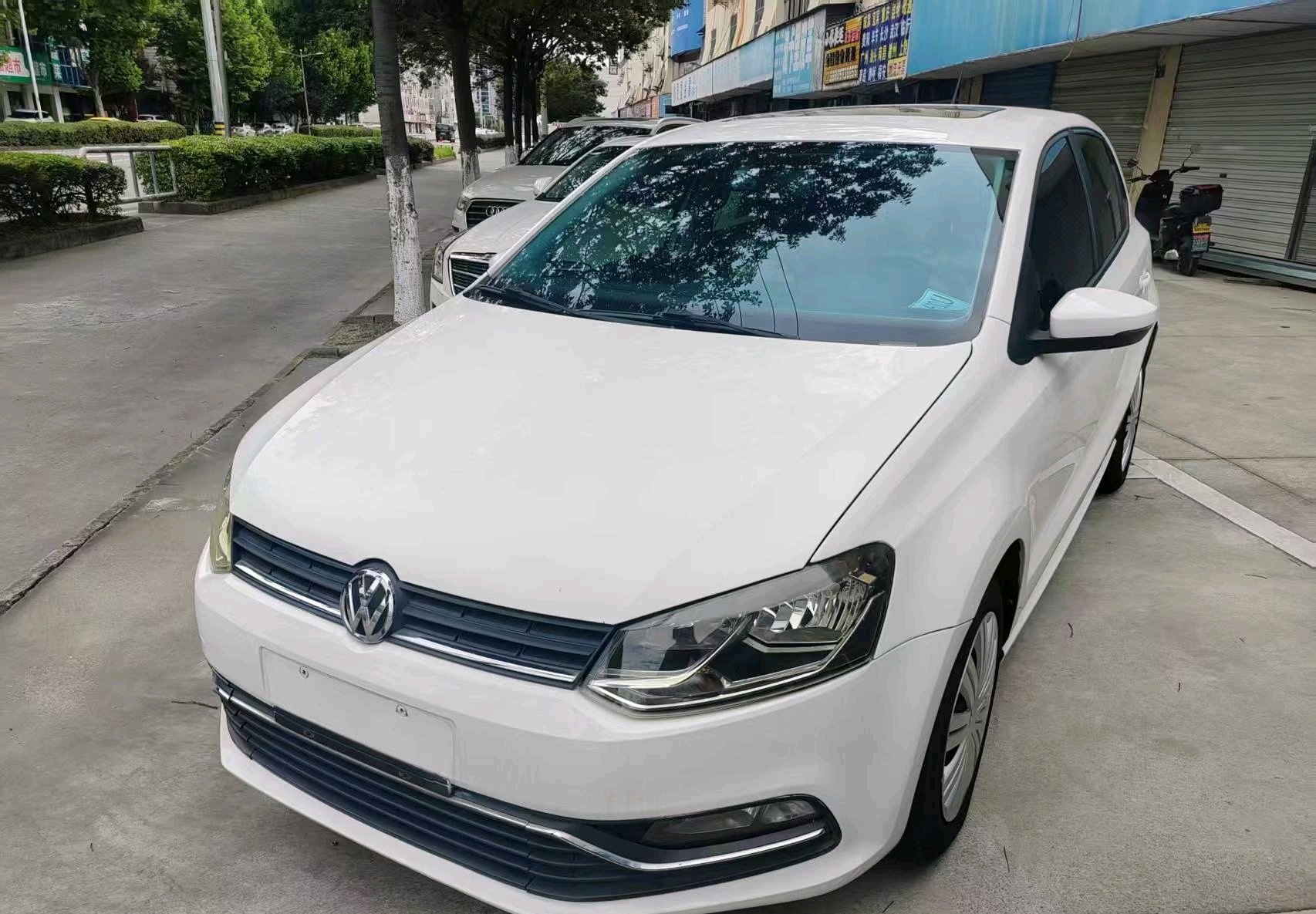 Volkswagen Polo 2017 Volkswagen Polo 2017 car image