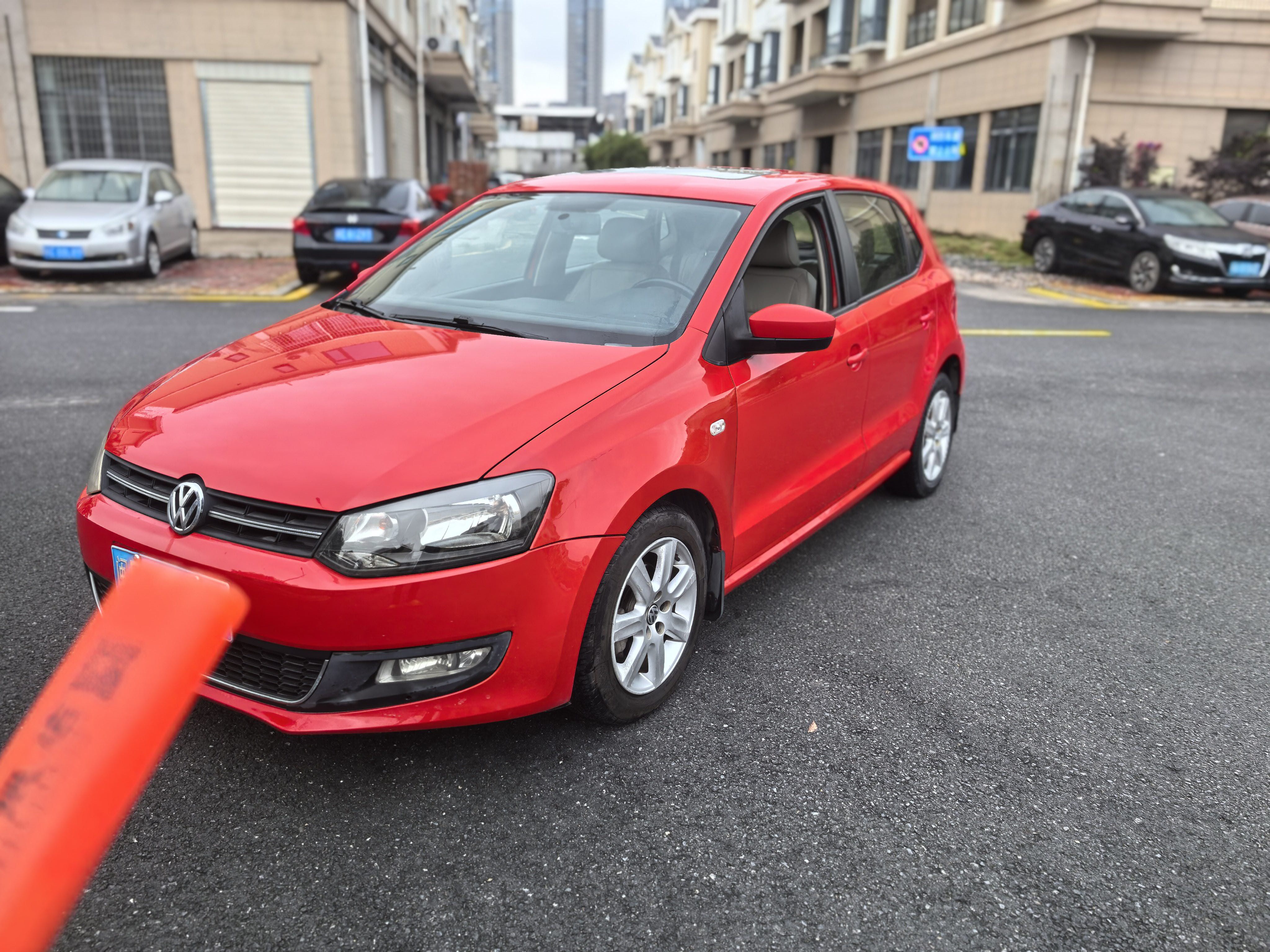 Volkswagen Polo 2011 Volkswagen Polo 2011 car image
