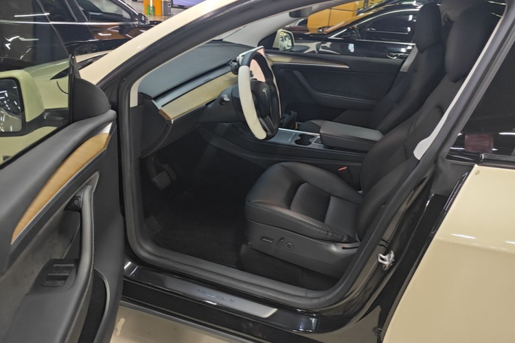 Tesla Model Y 2021 #12 Tesla Model Y 2021 car image #12