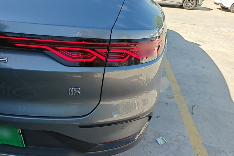 BYD Han 2022 image de voiture #8
