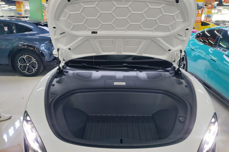 MI SU7 2025 immagine di auto #20