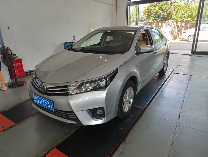 Toyota Corolla 2015 Toyota Corolla 2015 car image