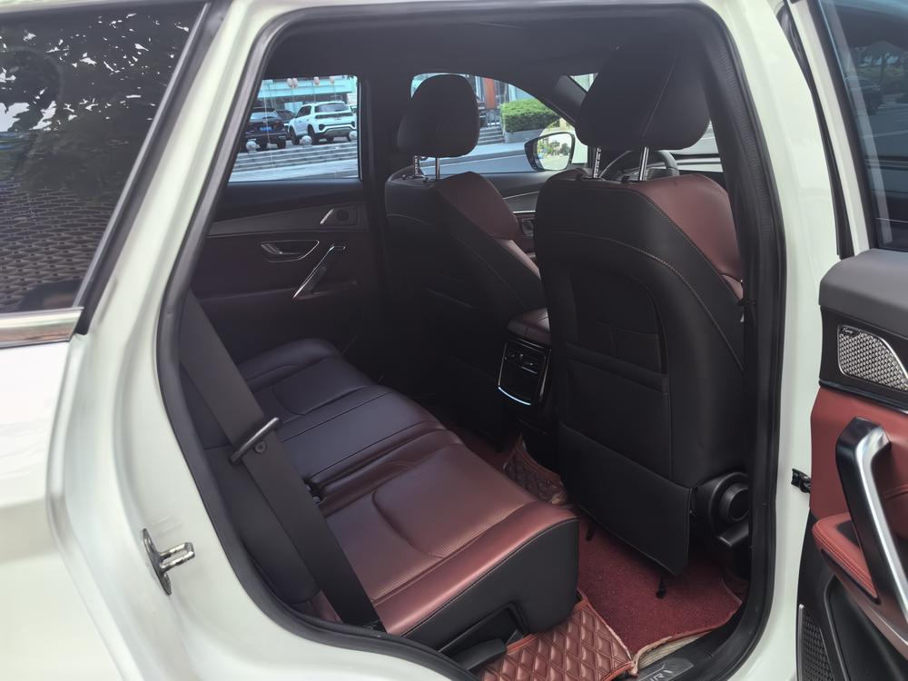 Jetour X70 PLUS 2022 car image #12