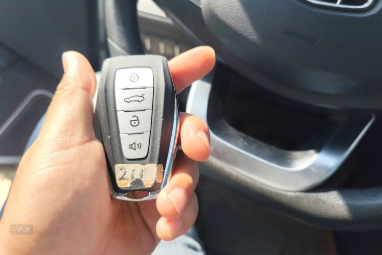 GEELY Emgrand 2021 car image #10