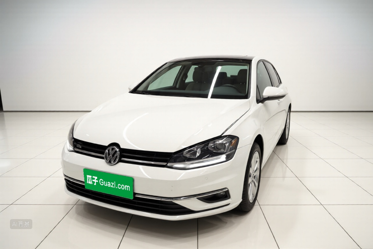 Volkswagen Golf 2018 car image #2