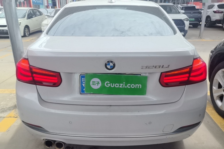 BMW 3 Series 2018 #4 BMW 3 Series 2018 car image #4