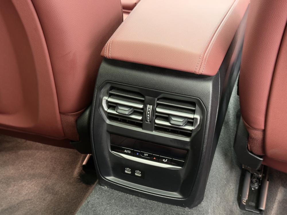 BMW 3 Series 2022 car image #9