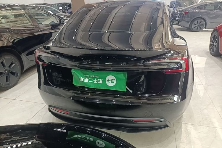 Tesla Model 3 2026 immagine di auto #6