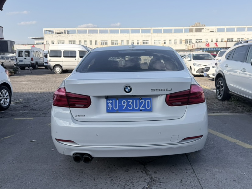 BMW 3 Series 2018 car image #3