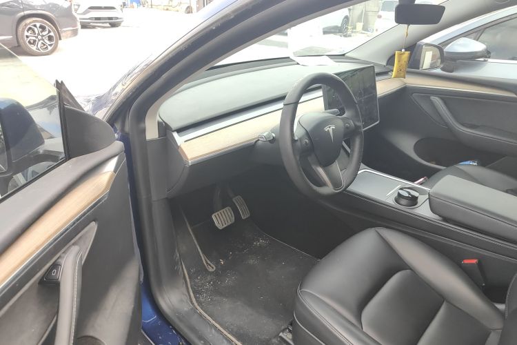 Tesla Model Y 2021 #16 Tesla Model Y 2021 car image #16