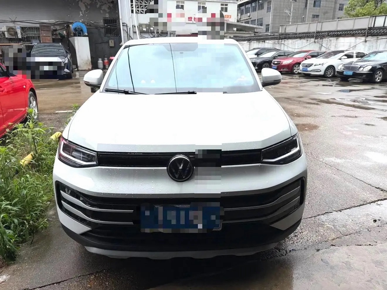 Volkswagen Tharu 2025 car image #2