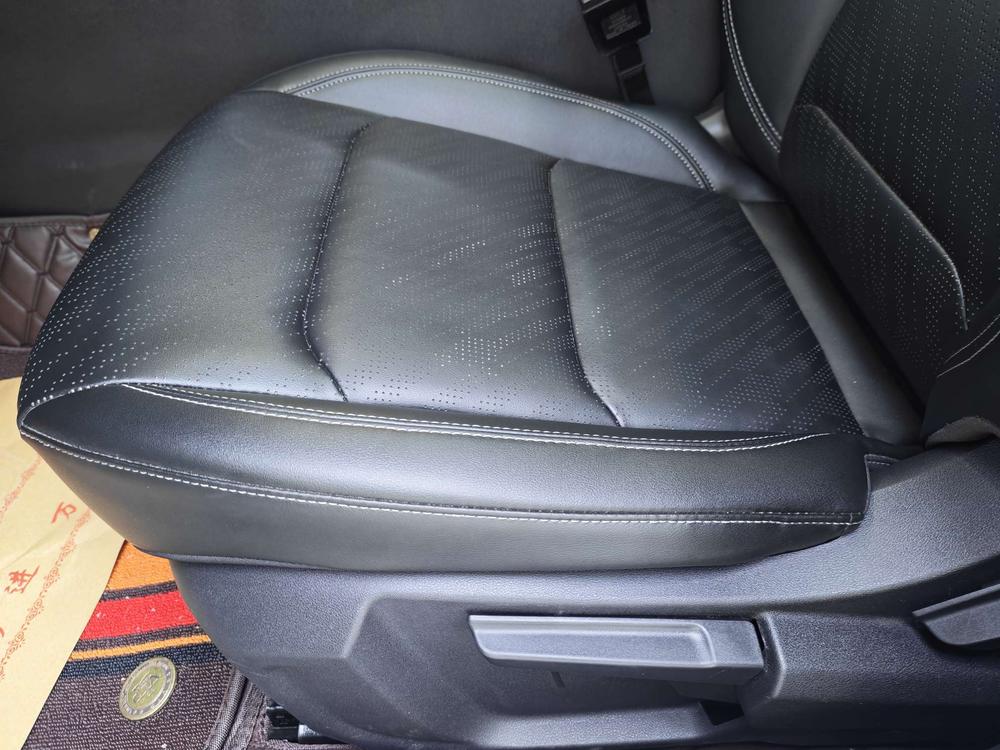 GEELY Emgrand 2023 car image #14