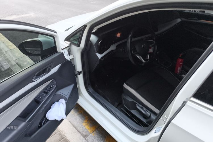 Volkswagen Golf 2021 car image #18