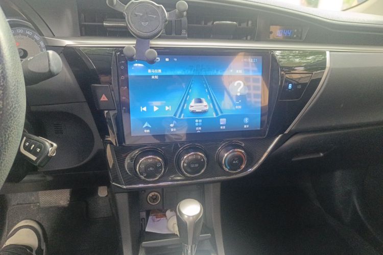 Toyota Corolla 2015 car image #13