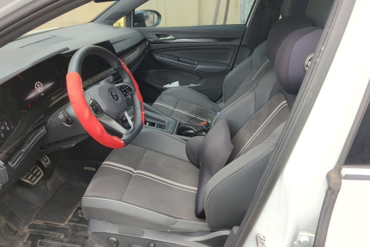 Volkswagen Golf 2023 car image #15