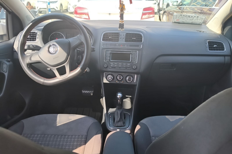 Volkswagen Polo 2015 #11 Volkswagen Polo 2015 car image #11