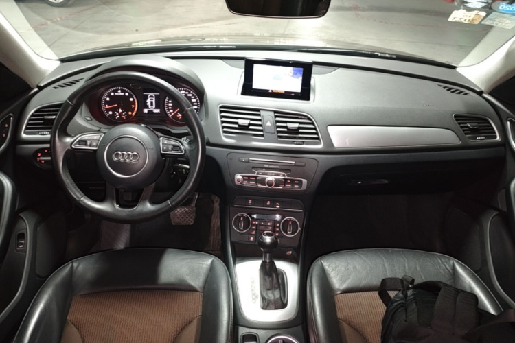 Audi Q3 2017 car image #10