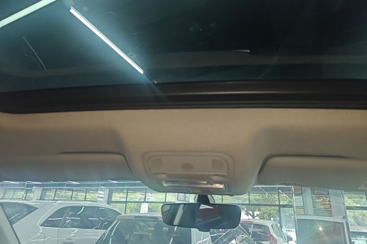 Audi Q3 2019 car image #18