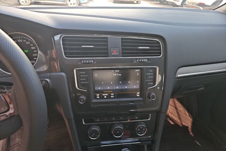 Volkswagen Golf 2017 #13 Volkswagen Golf 2017 car image #13