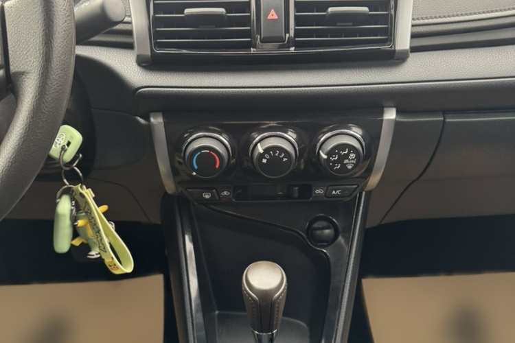 Toyota Vios 2015 immagine di auto #18
