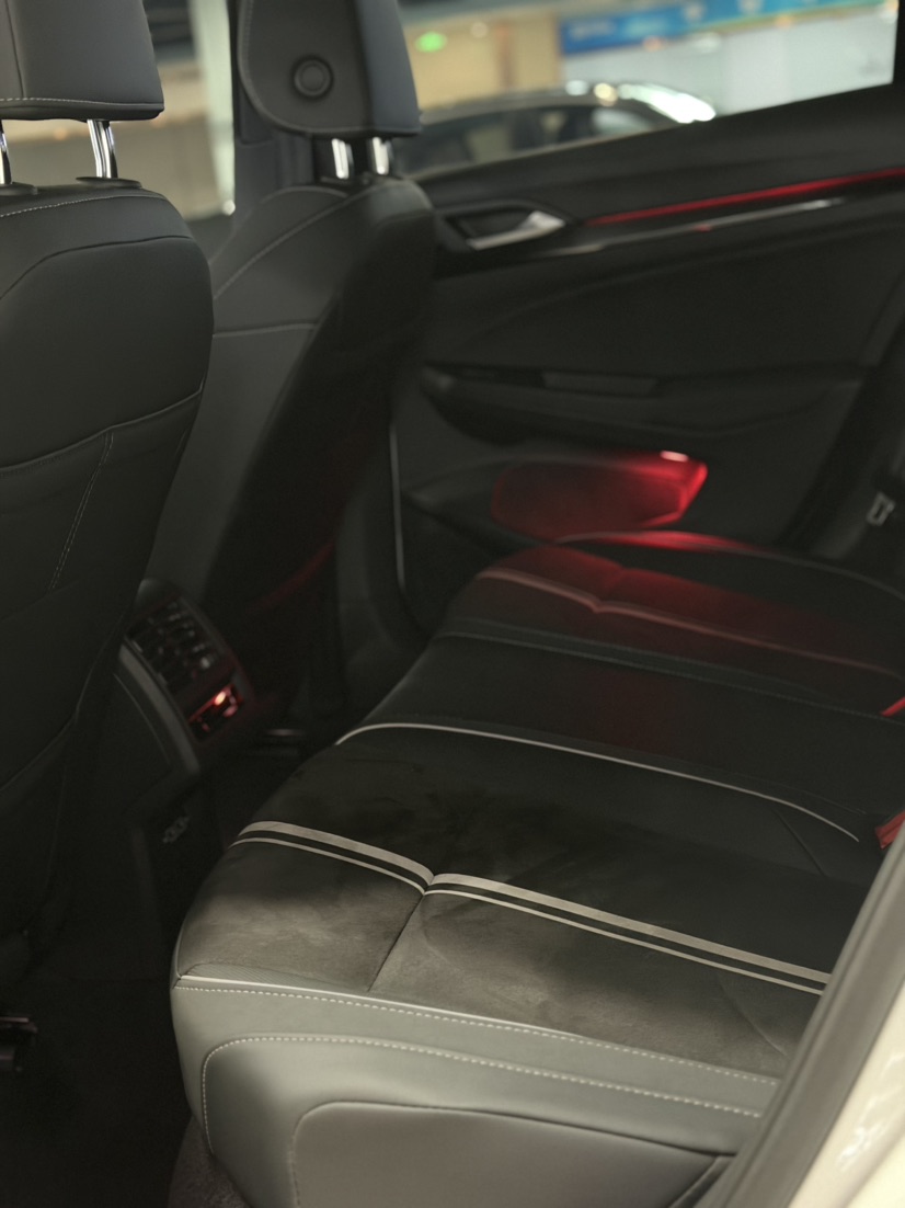 Volkswagen Golf 2023 car image #5