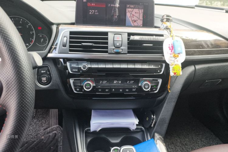 BMW 3 Series 2018 car image #15