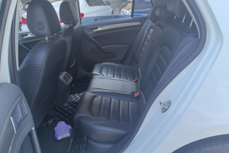 Volkswagen Golf 2016 car image #17