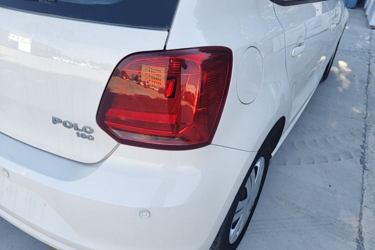 Volkswagen Polo 2019 car image #8