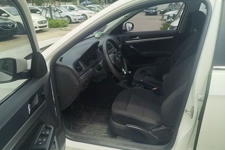 Volkswagen Lavida 2017 car image #18
