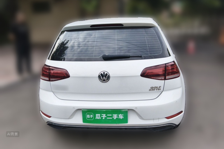 Volkswagen Golf 2018 car image #6