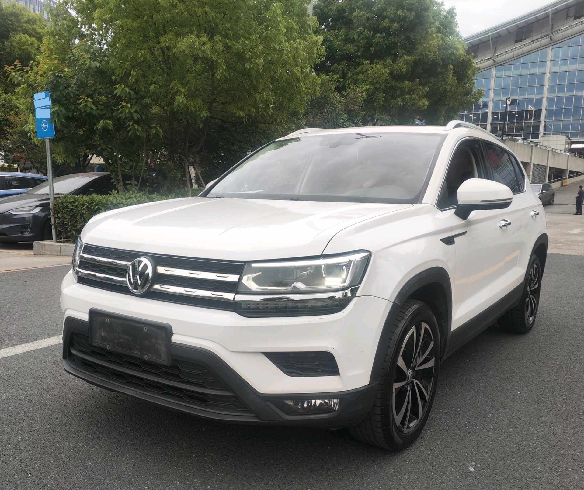 2020 2020 car image