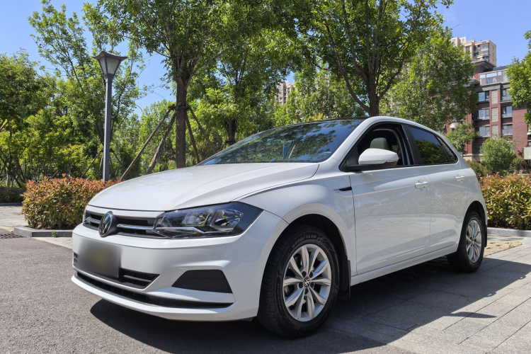 Volkswagen Polo 2023 car image #2
