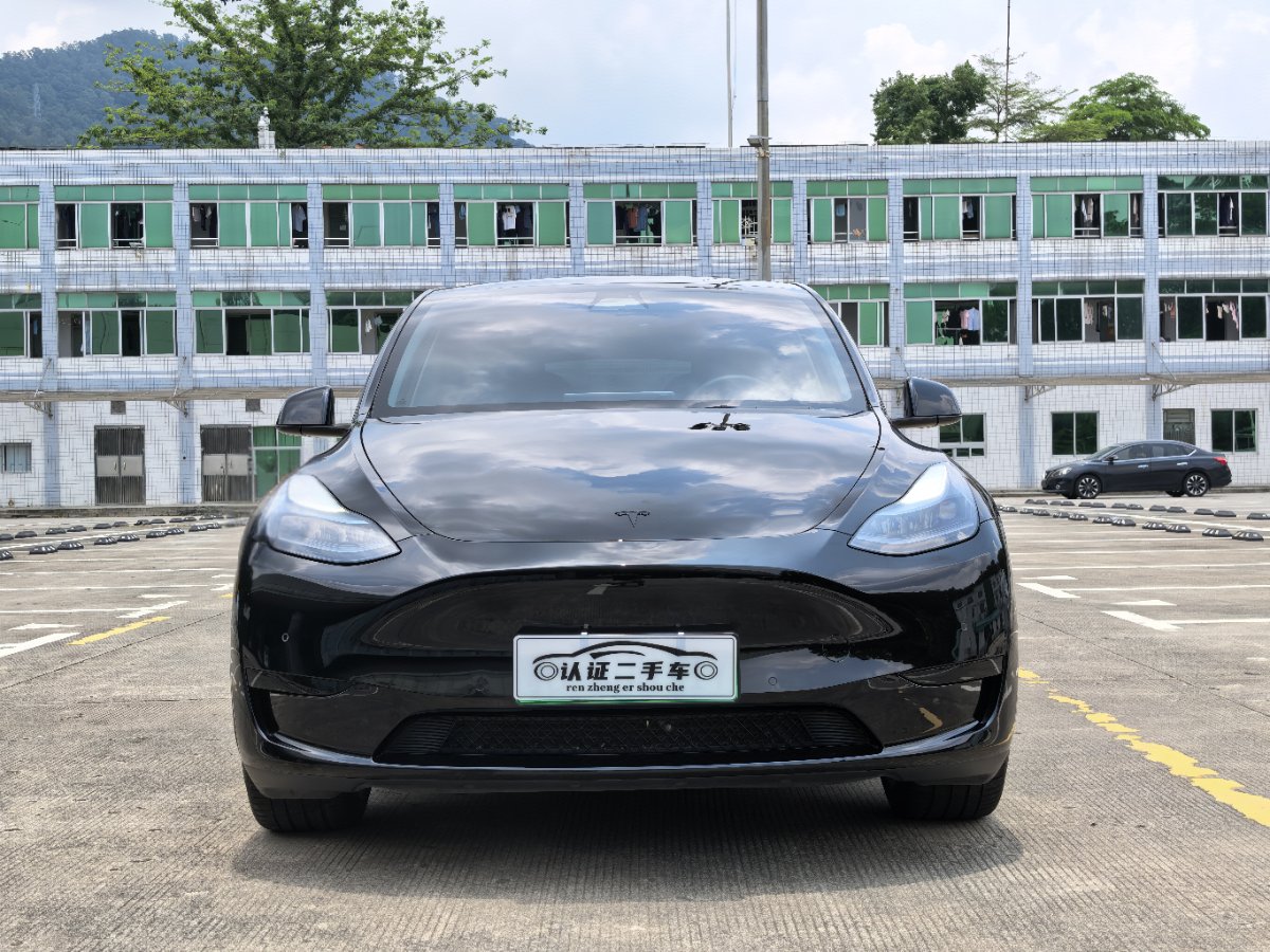 Tesla Model Y 2022 #2 Tesla Model Y 2022 car image #2