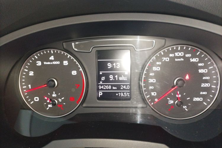 Audi Q3 2017 image de voiture #12