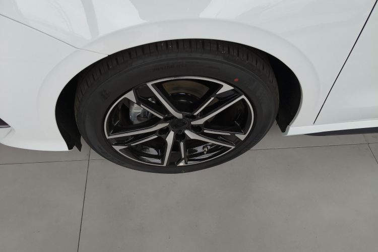 GEELY Binray 2026 #9 GEELY Binray 2026 car image #9