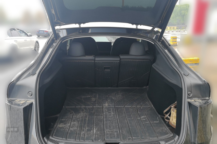 Tesla Model Y 2025 #21 Tesla Model Y 2025 car image #21