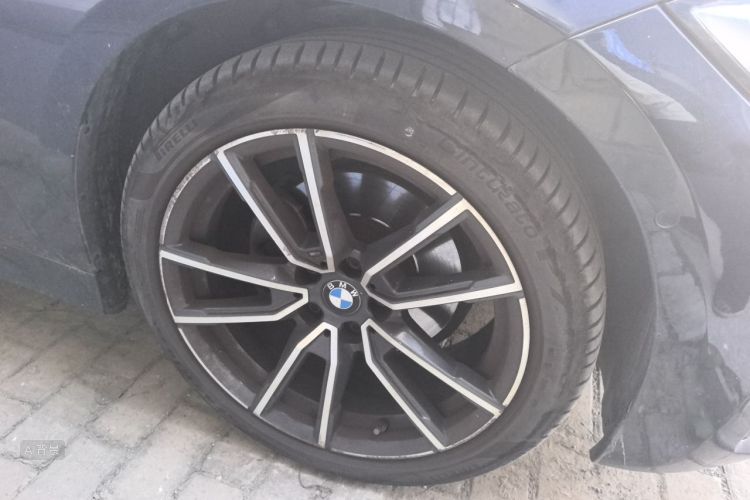 BMW 3 Series 2021 car image #9