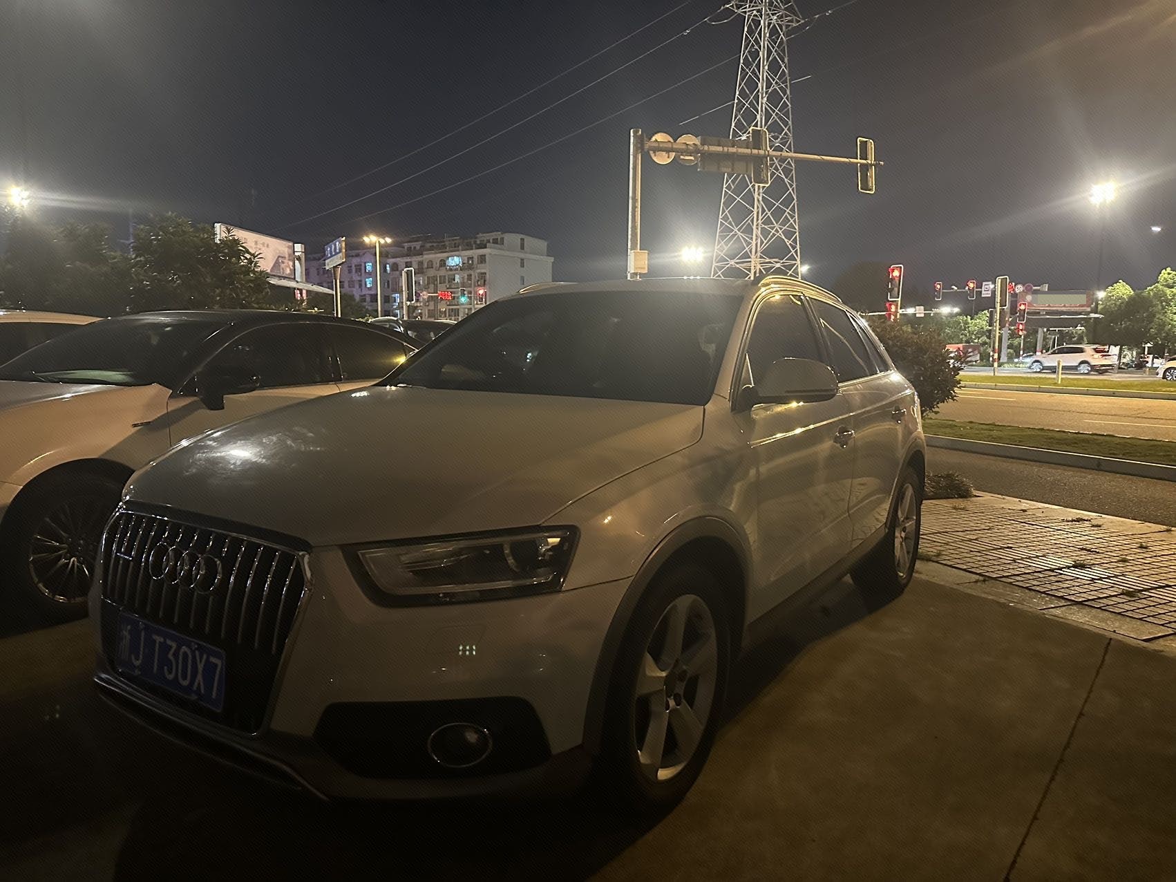 Audi Q3 (Imported) 2015 Audi Q3 (Imported) 2015 car image