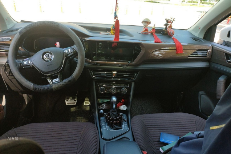 Volkswagen Tharu 2020 car image #11