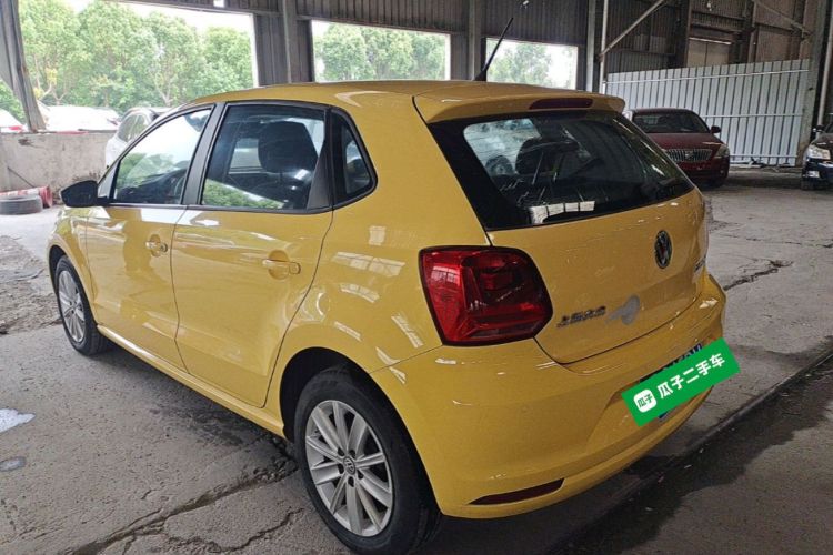 Volkswagen Polo 2014 car image #5