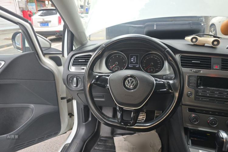Volkswagen Golf 2015 car image #12