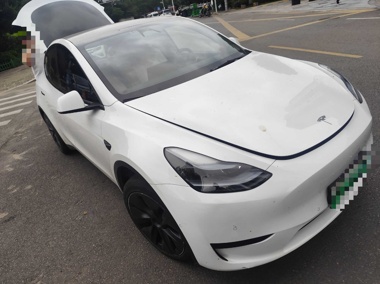 Tesla Model Y 2023 imagem de carro #4