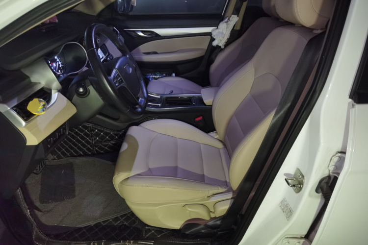 GEELY Emgrand 2019 #15 GEELY Emgrand 2019 car image #15
