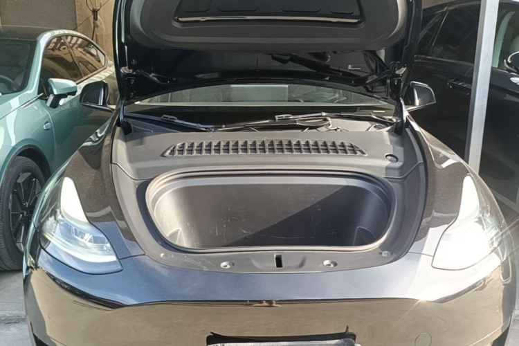 Tesla Model Y 2023 #20 Tesla Model Y 2023 car image #20