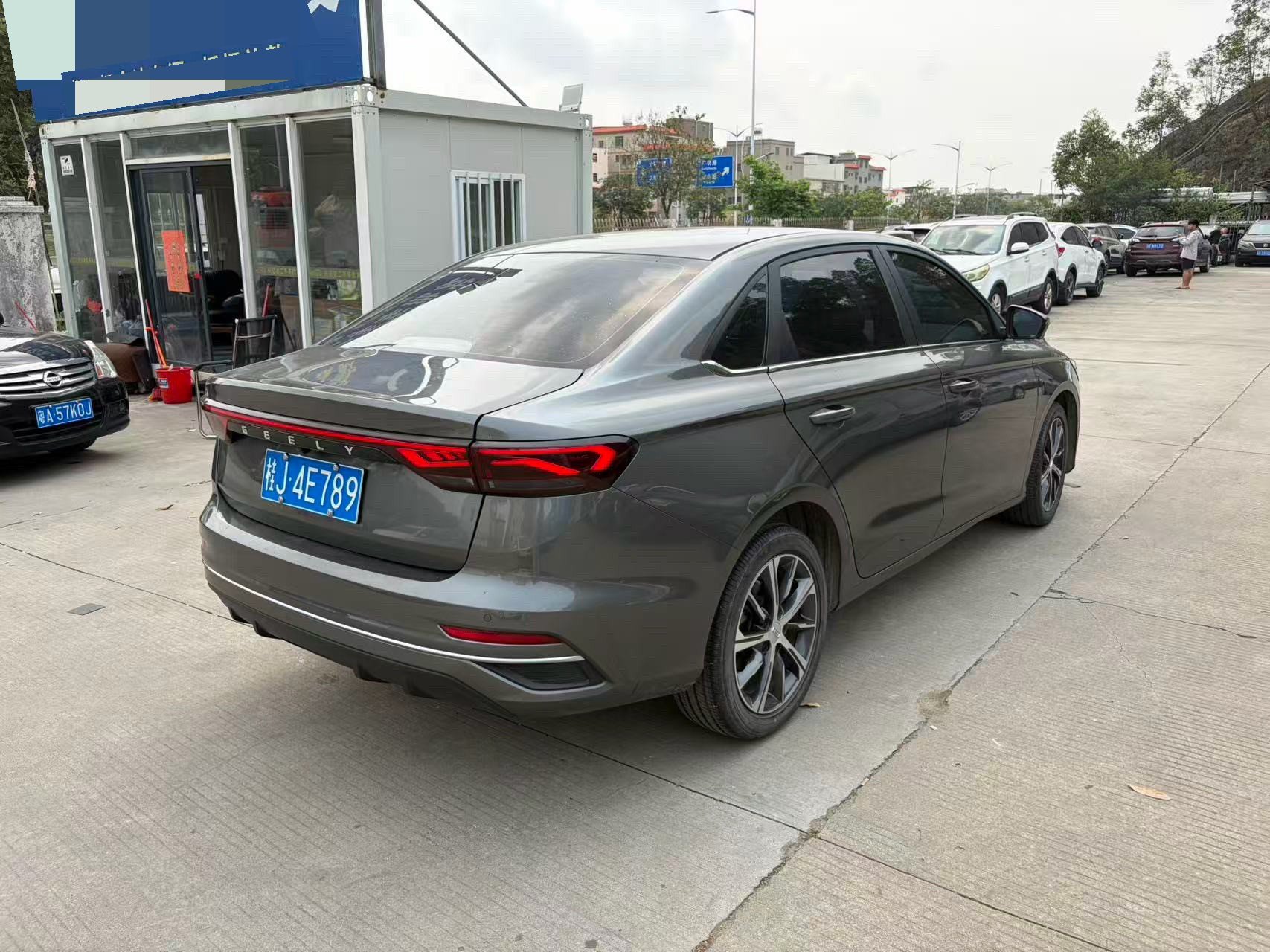 GEELY Emgrand 2023 imagen de coche #6