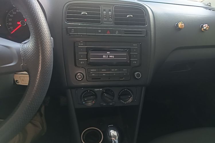 Volkswagen Polo 2019 #13 Volkswagen Polo 2019 car image #13